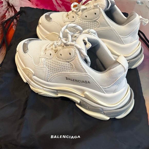 BALENCIAGA Triple S Sneakers - Picture 2 of 6